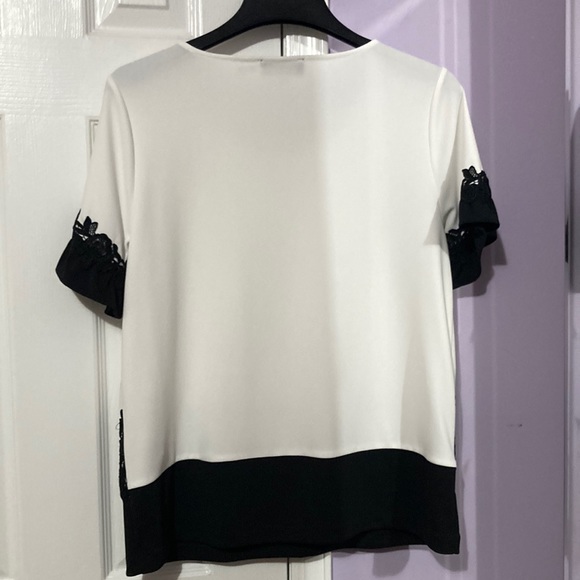 Karl Lagerfeld white/black floral blouse - Picture 2 of 5